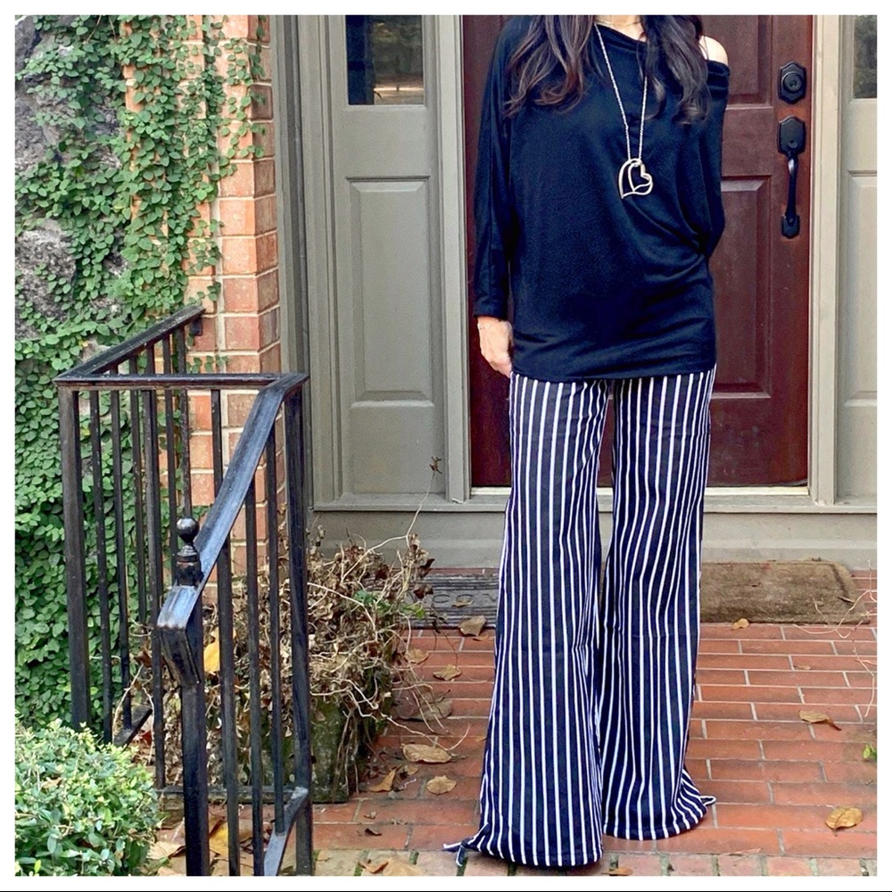 ✨LAST✨Black Slouchy off the shoulder dolman top - Picture 6 of 6